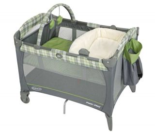 Graco Pack N Play Playard with Reversible Napper and
