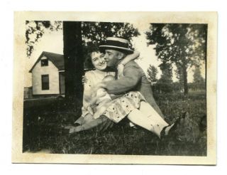  Snapshot Photo: Man Kissing Woman w/ Baby 1930s Hopkinsville KY Love