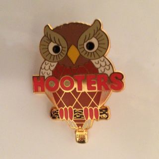 Hooters Pin Hot Air Balloon Vintage RARE