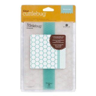 Cricut Cuttlebug Embossing Folder Honeycomb, 5 Inch by 7