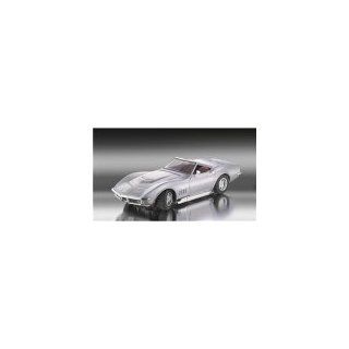 Revell 69 Corvette Convertible   Silver 1:18: Toys & Games