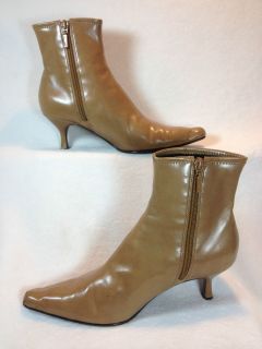 IMPO 8M TAN LEATHER ANKLE BOOT. SLEEK 2.5 MATCHING HEEL. HAVE BEEN