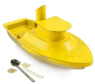 Hut Pop Pop Tug Boat Yellow Tin Toy Ponyo Steam New