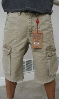are bidding on a brand new, 100% authentic True Religion mens Isaac
