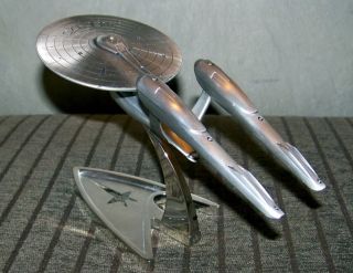 2009 Star Trek USS Enterprise 1701 Replica Limited Edition Model QMX