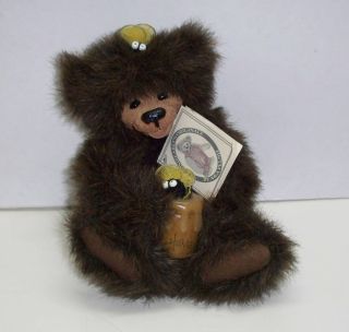 BEEZLY BEAR a Kimbearlys Originals by A A 6 25 Brown Plush with Resin