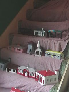LARGE LOT PLASTICVILLE BUILDINGS, ANIMALS, ACCESSORIES, 1950S, USED