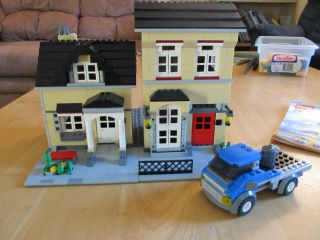 Lego 4954 Creator Model Town House 100 Complete