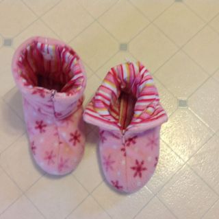 Stride Rite Pink Snowflake Bedroom Shoes Slippers Zips In Front Sz 11