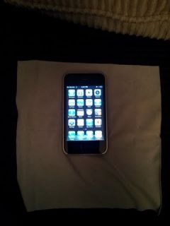 Apple iPhone 3G   8GB   Black (AT&T) Smartphone (MB702LL/B)