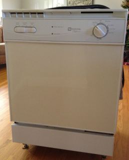 Maytag Dishwasher Model PDB3600AWE