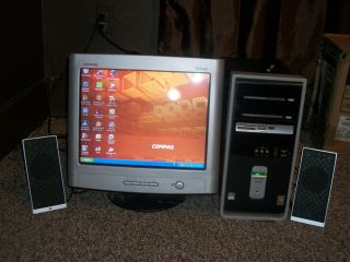 Compaq Presario Desktop Computer with Moniter Mouse and Speakers
