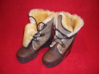 Maxine of Canada Ladies size 7 Waterproof Brown Boots w/ 100% Sheep
