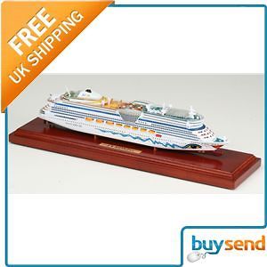 Revell 11200 Model M/S Color Fantasy Cruise Liner Ship Model Kit Set