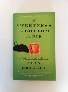 SWEETNESS AT THE BOTTOM OF THE PIE by Alan Bradley (Paperback, 2010