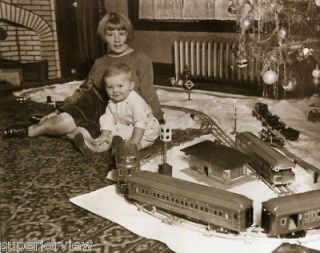 American Flyer Train Set at Christmas Vintage Trains, Children at