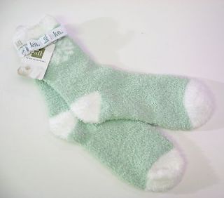 Karen Neuburger Ladies Slipper Socks Snowflake Green   NEW
