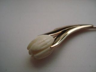 Signed Avon Vintage Cream Carved Plastic Tulip Flower Stick Pin Golden