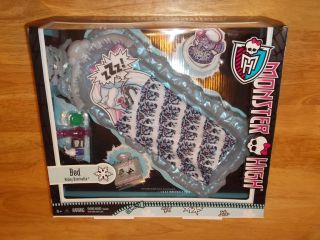 Mattel MONSTER HIGH Doll Furniture ABBEY BOMINABLE BED Ice Playset HTF