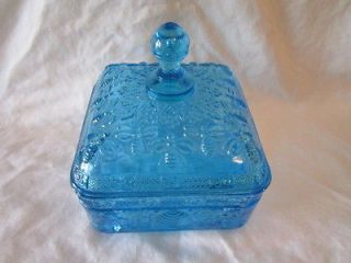 DEPRESSION GLASS BLUE BEE HIVE SERVING BOWL W/ COVER DISH IS 5½