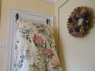 Blanket and Quilt Hanger/Rack Organizes and holds up to King on door