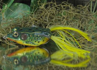 KDS Top Water Life Like Hollow Body With Rattle Frog   Bull Green