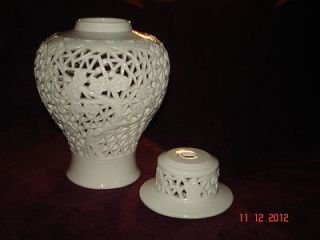 Chinese Blanc de Chine Porcelain vase with cover 8.5 high. Late Ging