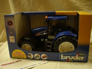 BRUDER 03020 FORD NEW HOLLAND T8040 TRACTOR 116 REPLICA TOY   FARM