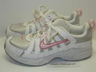 Nike Womens Sz 8 Pink & White Running Tennis Athletic Shoes NICE