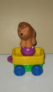 Fisher Price B8041 Little People Parading Pals Twirling Ball Train Car