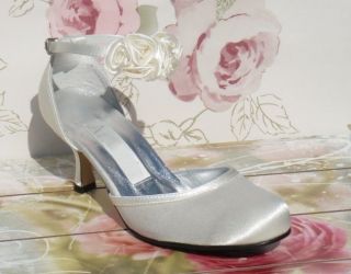 IVORY SATIN Vintage Style Bridal Wedding Shoes   Rose ankle strap