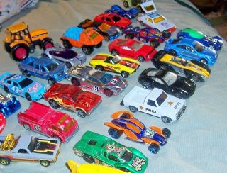 Lot Diecast Toy Vehicles Matchbox Hotwheels etc 27 Pieces